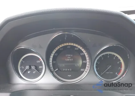 2011 Mercedes-Benz C 300 Luxury 4Matic/Sport 4Matic z USA, uszkodzony, nr VIN WDDGF8BB4BR162809